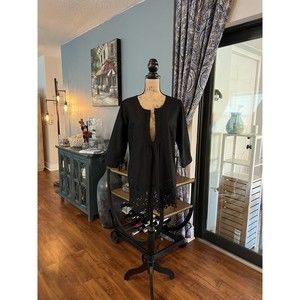 Gap tunic deep v-neck butterflies embroidered hem medium black